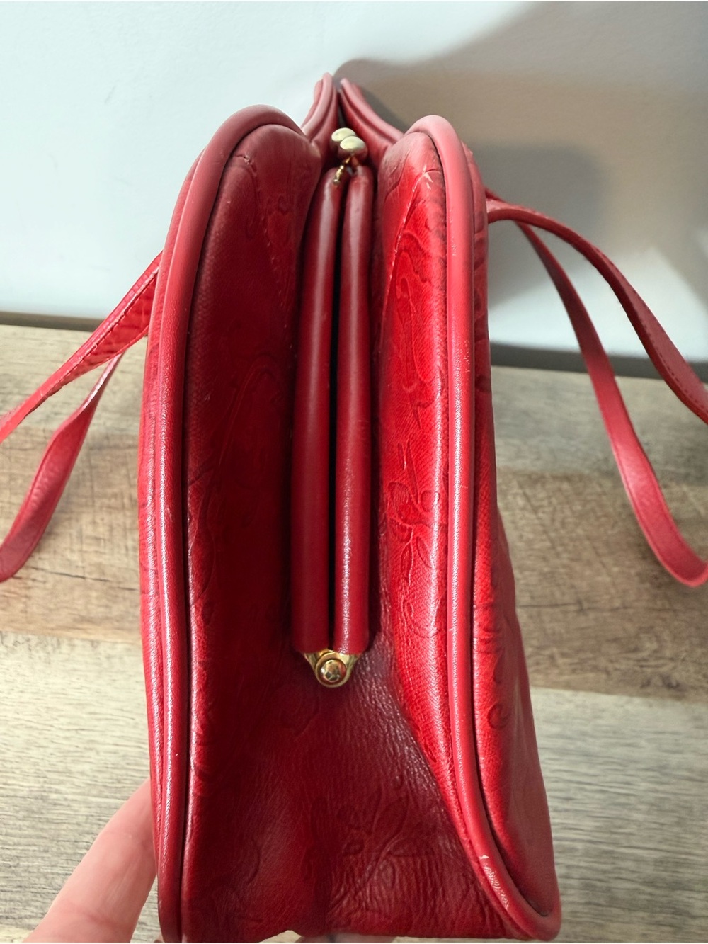 DANIER Vintage Red Leather Kisslock Shoulder Bag Purse Filagree Pattern - Picture 7 of 16